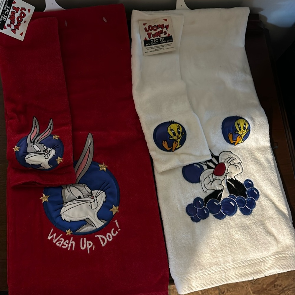 Vintage Looney Toons towel set